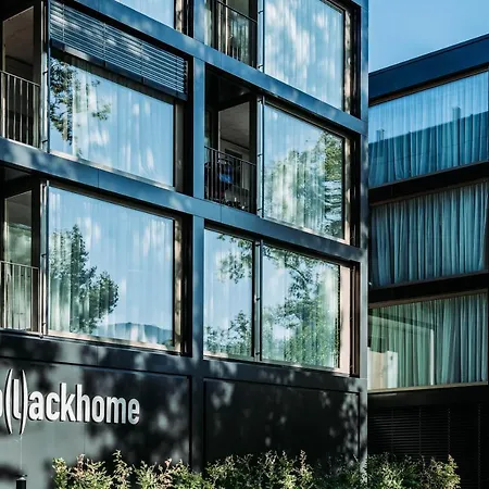 Blackhome Innsbruck City South I Contactless Check-In-3