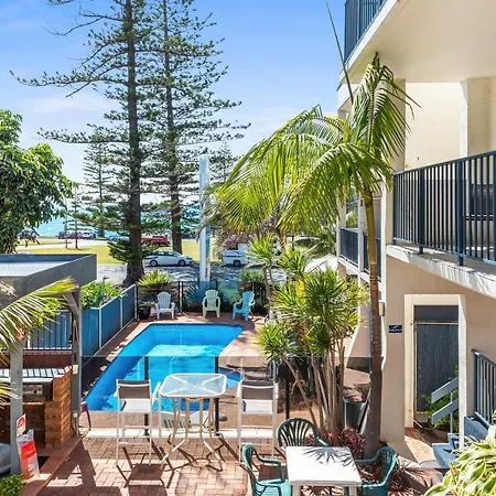 Beach House Holiday Apartments-3