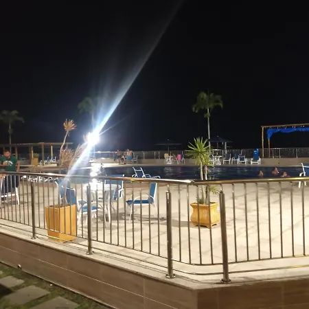 Apartamento no Golden Lake - pé na areia, agua de côco e cervejinha-3