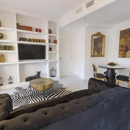 The Clock House - Luxury Urban Suites-3