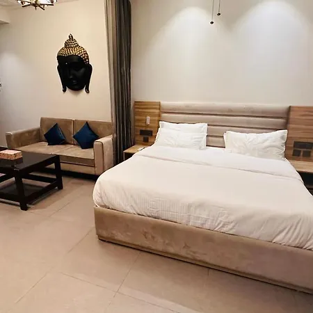 21St Floor Skystudio Suite With Balcony-3