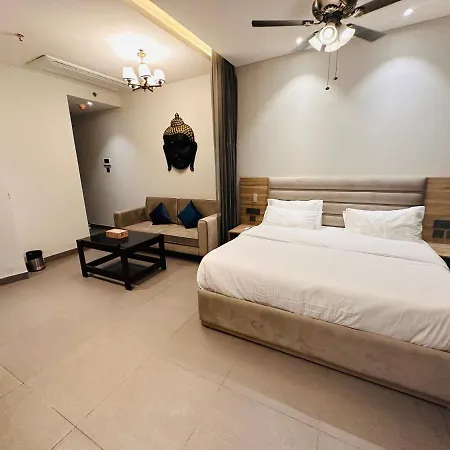 21St Floor Skystudio Suite With Balcony-2