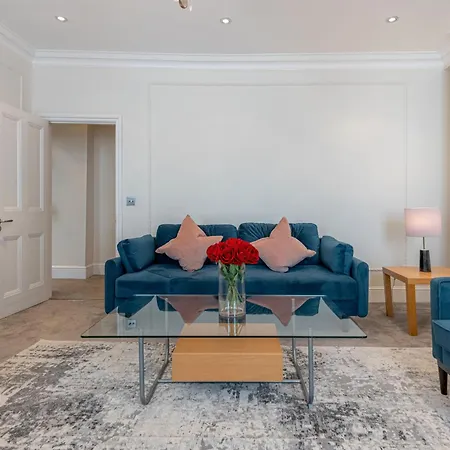 17 Hertford Street-3