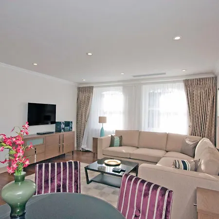 Claverley Court Apartments Knightsbridge-2