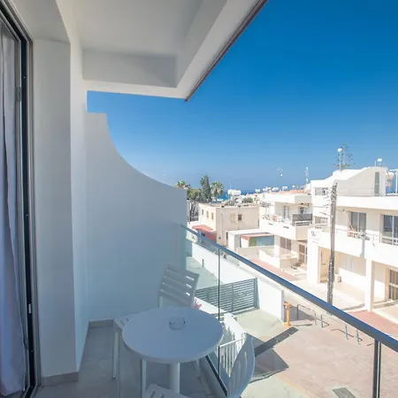 Pavlinia Hotel & Apartments-2