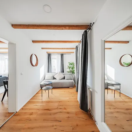Innsbruck City Chalet-3