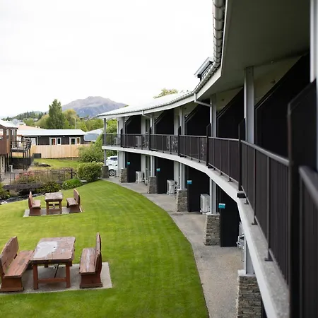Clearbrook Motel & Serviced Apartments-3