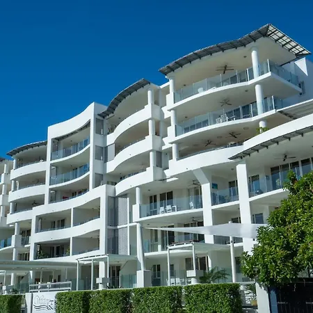 Waters Edge Apartment Cairns-2