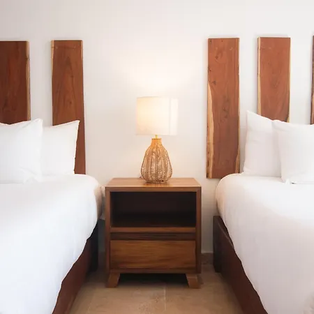 Hotel B10 - Distinctive Hotel--2