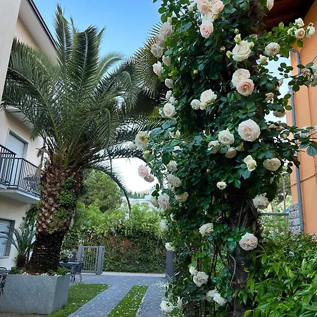 Villa Phoenix - Lake Apartments-3