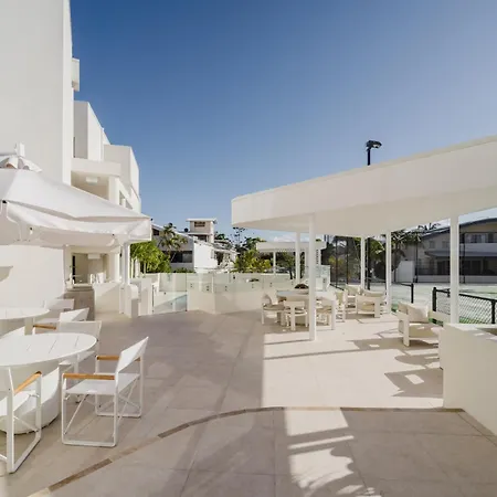 Bay Royal Apartments-2