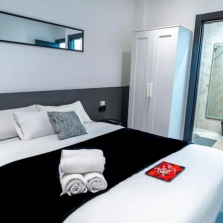 Mad Rooms-3