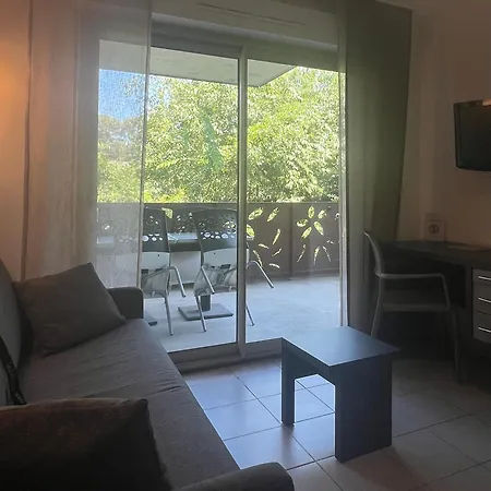 Lagrange Aparthotel Montpellier Millénaire-3