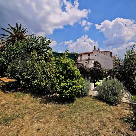 Garden Apartment Hotel-3