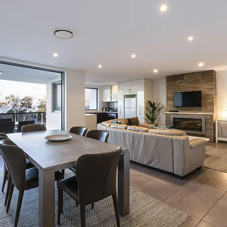 Bay Royal Apartments-3