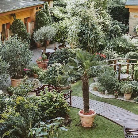 The Gate Garden Hotel-3