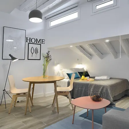 Nqn Aparts & Suites Madrid-3