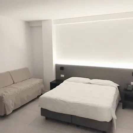 Venice Terminal Apartments & Suites-2