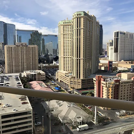 True 1Br Balcony Suite With Strip View At Mgm Signature-2