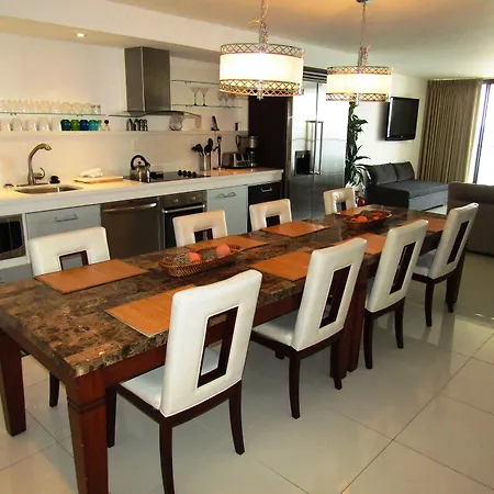 Club Regency At Regency Towers-3