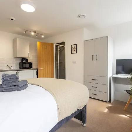 St James Court Aparthotel-3