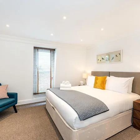 Queensgate Court Apartments-2