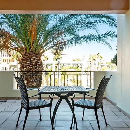 Island Club Hotel & Apartments-3