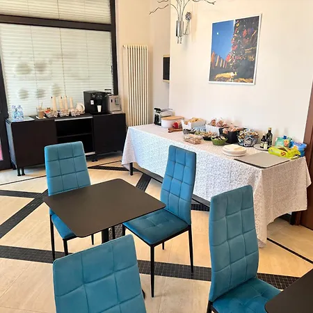 Verona Class Aparthotel "Residenze Del Cuore"-3