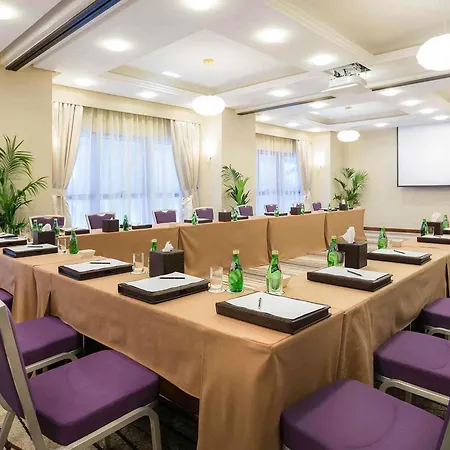 Grand Mercure Majlis Residences Abu Dhabi-3