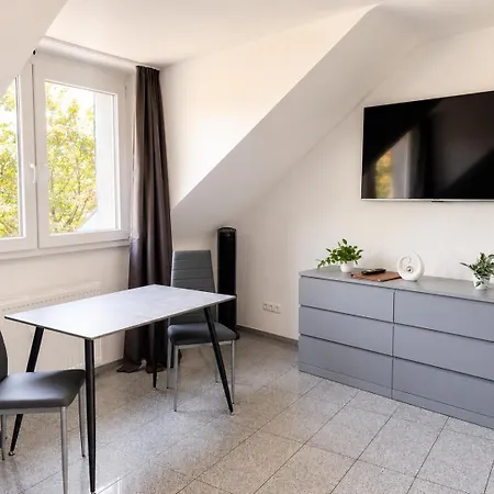 Lipp Apartments-3