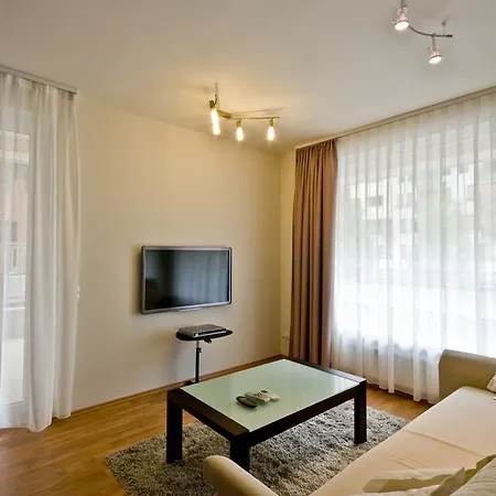 Corvin Lux Aparthotel-2
