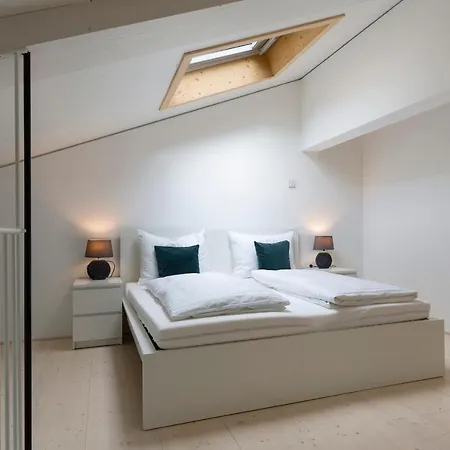 Pepper Suite-3