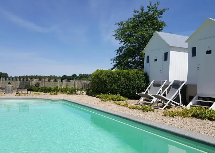 Casa-Cosi, Tourist & Business Suites & Flats With Reserved Parking And Private Terraces In Shared Garden With Seasonal Pool Included, Private Sauna Available