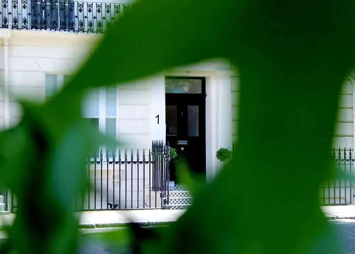 1 Craven Hill Gardens