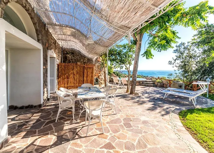 Casa Vacanze Dei Lecci - 7 Luxury s With Private Pool Or Jacuzzi