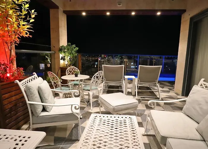 Luxury Rooftop Apartment In Netanya