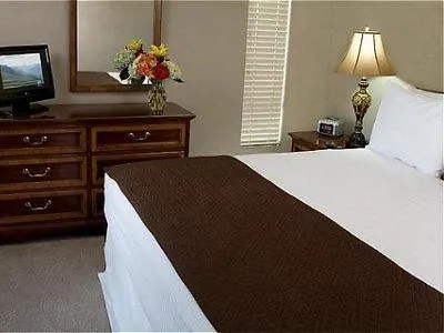 Hotel: The Burnsley All Suite Hotel
