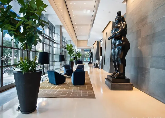 Four Seasons Hotel Miami - Luxury Private Residences