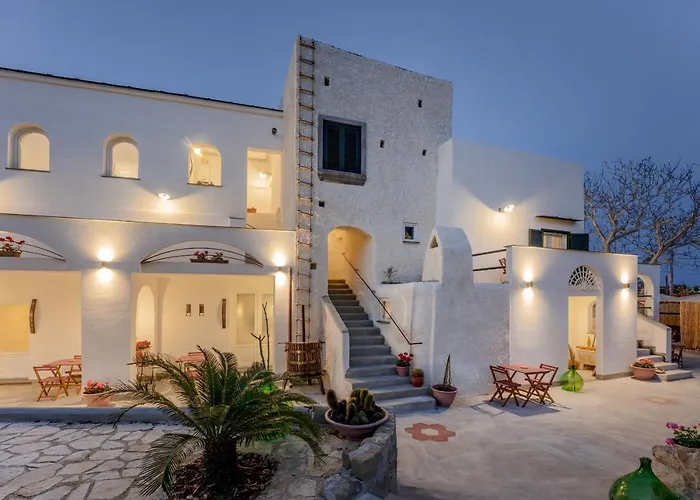 Cala Cala Rooms, Restaurant & Farm Experience