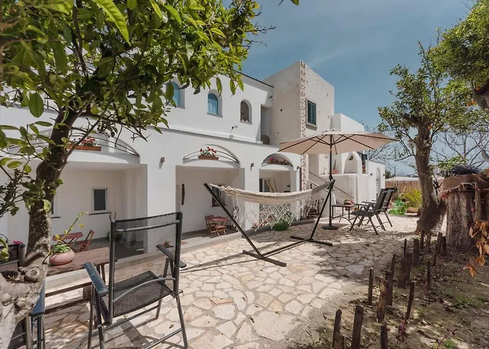 Cala Cala Rooms, Restaurant & Farm Experience