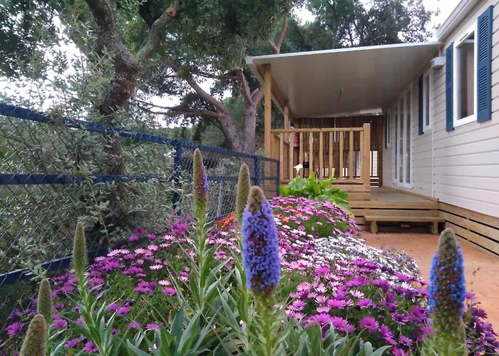 Hotel pres du College: Camping Roca Grossa