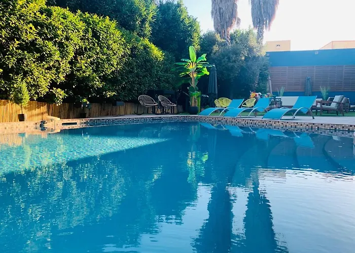 Airport Hotel: Grand Hotel De Nimes 4 Etoiles