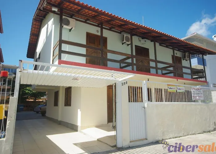 B&B: Pousada Brisamar Ingleses A 200M Da Praia