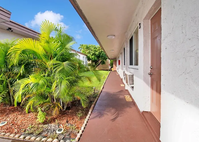 Hotel with view: Super Budget Inn