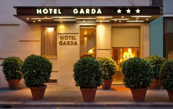 Cheap hotel: Hotel Garda