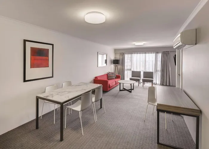 Adina Serviced Apartments Canberra James Court