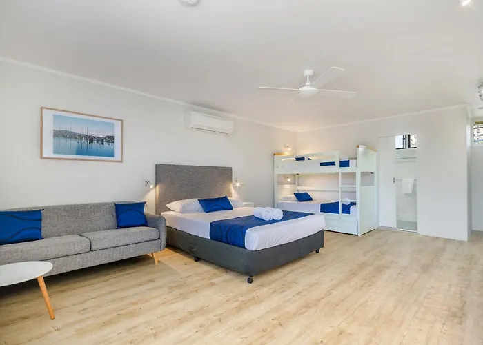 Cheap hotel: Beach House Motel