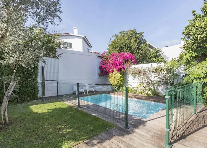 Lovely Villa With 3 Bedrooms And Swimming Pool