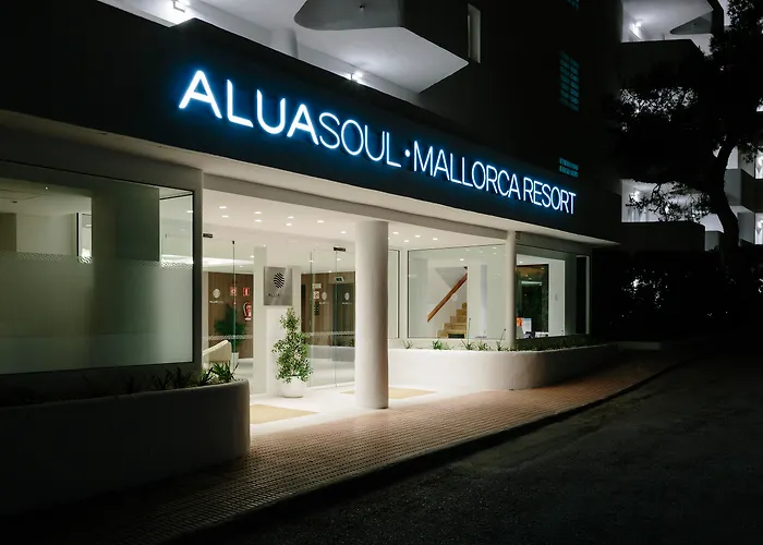 Pet Friendly hotel: Aluasoul Mallorca Resort - Adults Only