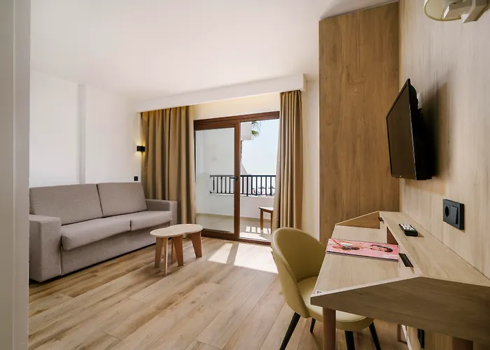 Alua Suites Las Rocas